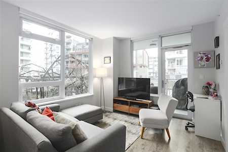 110 Switchmen Street #215 Vancouver, BC V6A 0C6
