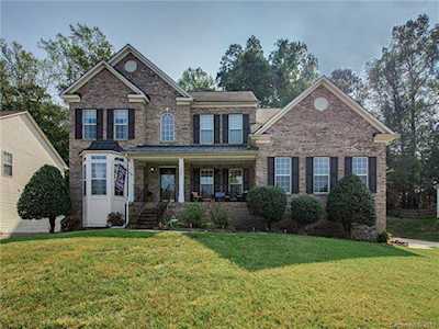 114 Flowering Grove Ln Mooresville, NC 28115
