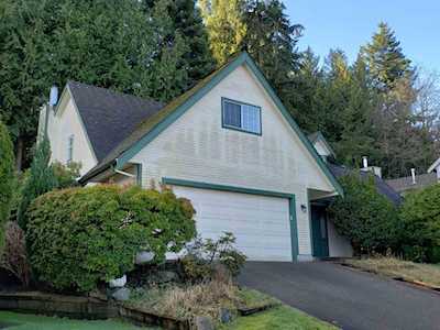 5256 Cambridge Court Delta, BC V4M 3Z1