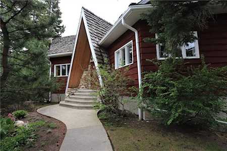 3303 Barrett Place NW Calgary, AB T2L 1W5