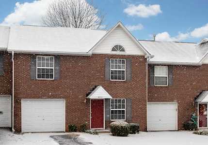 4511 Meadowlark Manor Ln Louisville, KY 40245