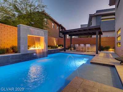 18 Moonfire Dr Las Vegas, NV 89135