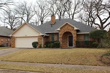 2141 S Winding Creek Drive Grapevine, TX 76051