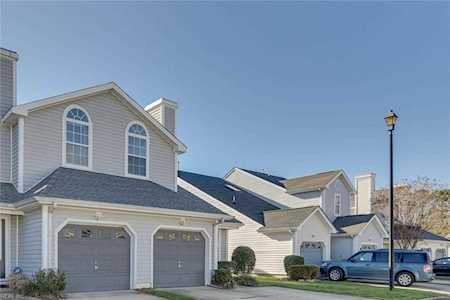 5026 Kemps Lakes Dr Virginia Beach, VA 23462