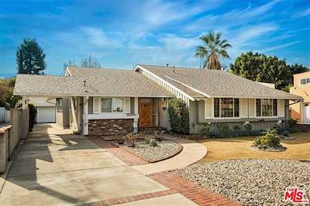 12564 Huston Street Valley Village, CA 91607