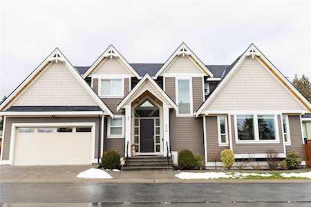 579 Nathan Place Coquitlam, BC V3J 5G4