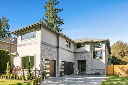 9838 NE 26th St Bellevue, WA 98004