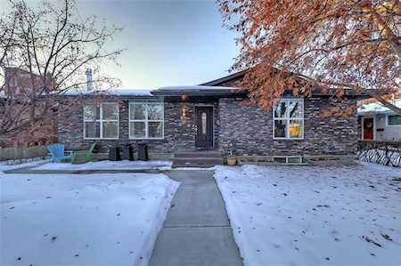 620 Lake Linnet Crescent SE Calgary, AB T2J 2J4