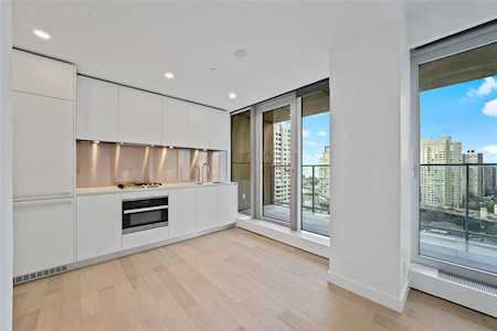 1480 Howe Street #2107 West Vancouver, BC V6Z 0G5