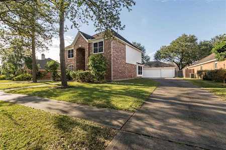 2042 Barrington Pointe Dr League City, TX 77573