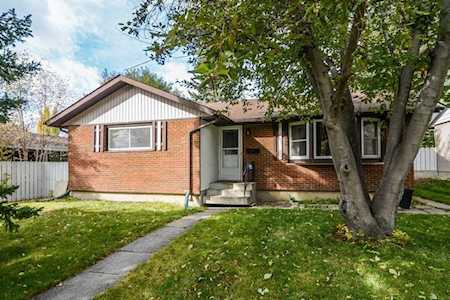 3227 Carol Drive NW Calgary, AB T2L 0K5