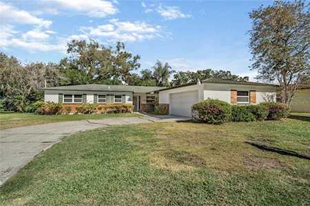 514 S Larry Circle Brandon, FL 33511