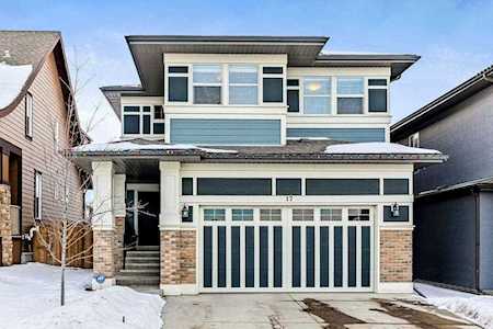 17 Masters Park SE Calgary, AB T3M 1V8