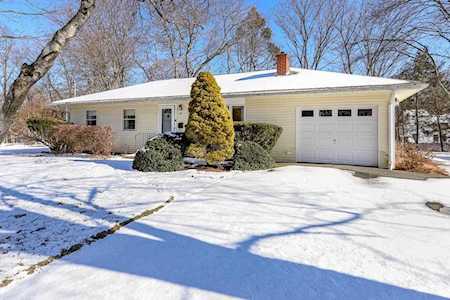 53 Cranmore Rd Braintree, MA 02184