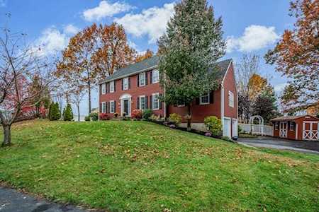 29 Brentwood Dr Shrewsbury, MA 01545