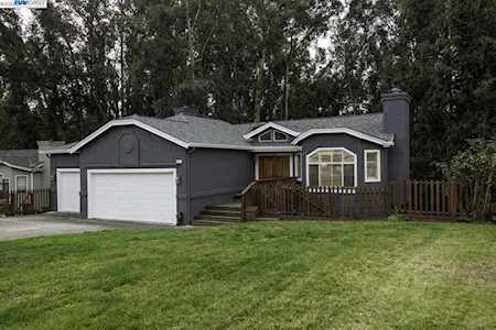 2211 Beckham Way Hayward, CA 94541