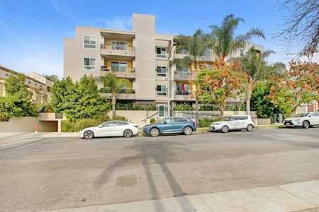 11115 Acama Street #PH5 Studio City, CA 91602