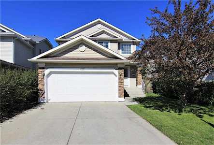 127 Valley Brook Circle NW Calgary, AB T3B 5S2