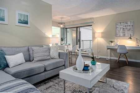 8231 Granville Avenue #215 Richmond, BC V6Y 3A4