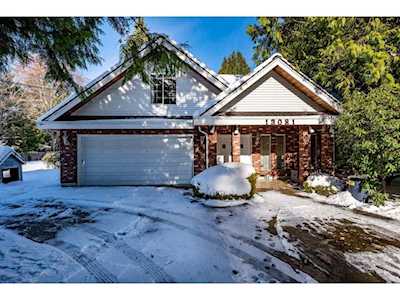 13081 98 Avenue Surrey, BC V3T 1B6