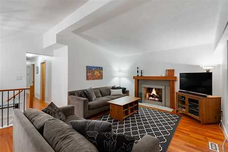 255 E 27th Street North Vancouver, BC V7N 1B7