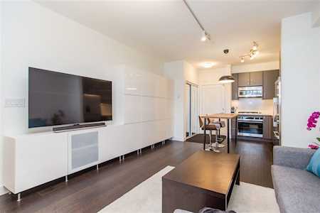 5325 West Boulevard #315 Vancouver, BC V6M 3W4