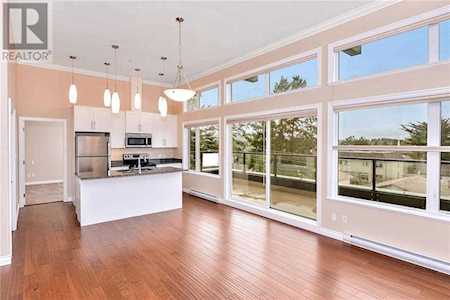 402-9717 First St Sidney, BC V8L3E1