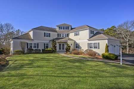 26 Longshank Cir Falmouth, MA 02536