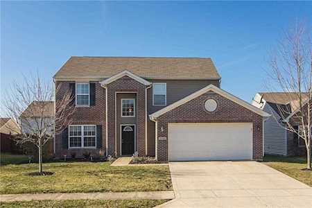 8846 N White Tail Trail Mccordsville, IN 46055