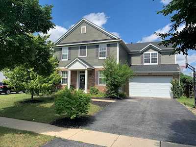792 Bonaventure Dr Oswego, IL 60543