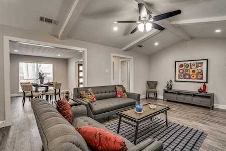 3216 Chapel Downs Drive Dallas, TX 75229