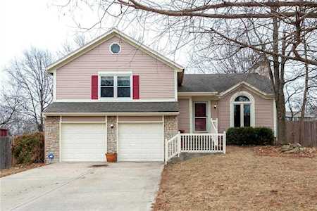12419 S Seminole Dr Olathe, KS 66062