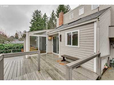9223 SW Morrison St Portland, OR 97225