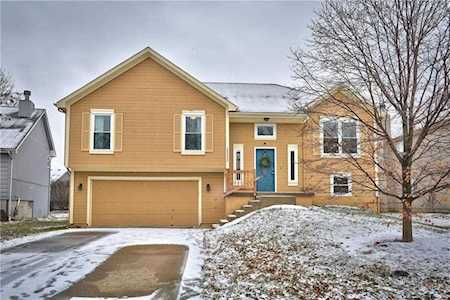 12557 S Crest Dr Olathe, KS 66061