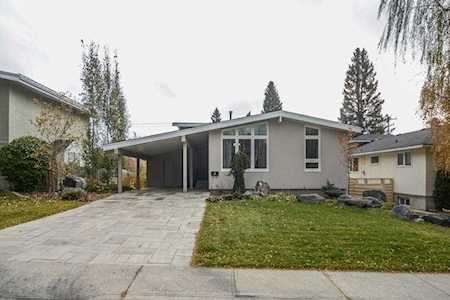 6 Chisholm Crescent NW Calgary, AB T2L 0Z1