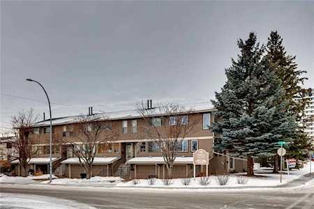 903 67 Avenue SW #1 Calgary, AB T2V 0M8