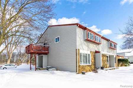 1101 Green Meadows Dr Grand Blanc Twp, MI 48439