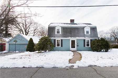 8 Blythe WY East Providence, RI 02916