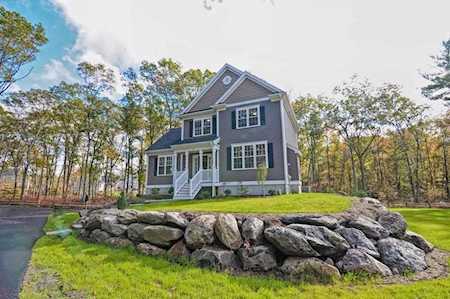 31 Cooper Farm Attleboro, MA 02703