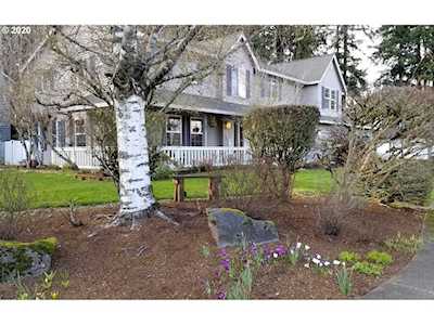 2213 NE Estate Dr Hillsboro, OR 97124
