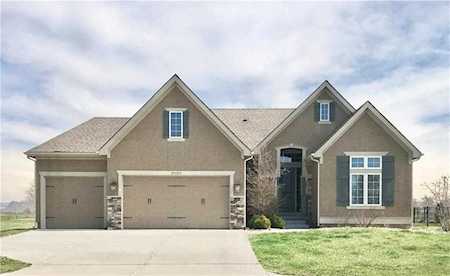 21123 S Mckee Ln Pleasant Hill, MO 64080