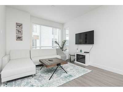 16433 19 Avenue #101 Surrey, BC V3Z 0Z1