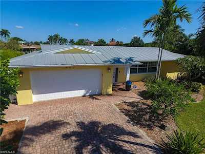 407 Parkway Ct Fort Myers, FL 33919
