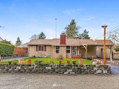 9010 Waverly Dr SW Lakewood, WA 98499