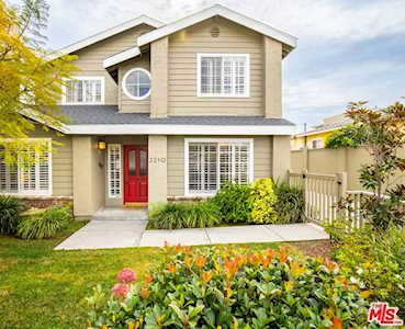 2210 Harriman Lane #A Redondo Beach, CA 90278
