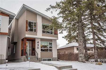 430 36 Street SW Calgary, AB T3C 1P8