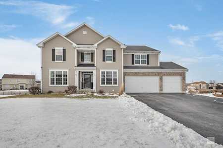 2367 Winterthur Green Yorkville, IL 60560