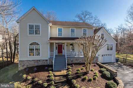 2121 Woodford Rd Vienna, VA 22182