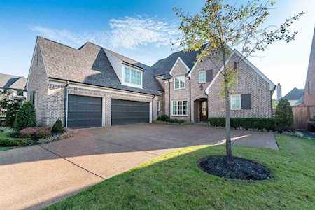 310 W Angelwood Cir Memphis, TN 38120