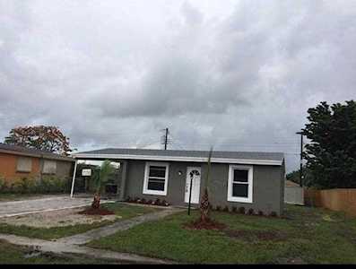 3919 Pensacola Dr Lake Worth, FL 33462